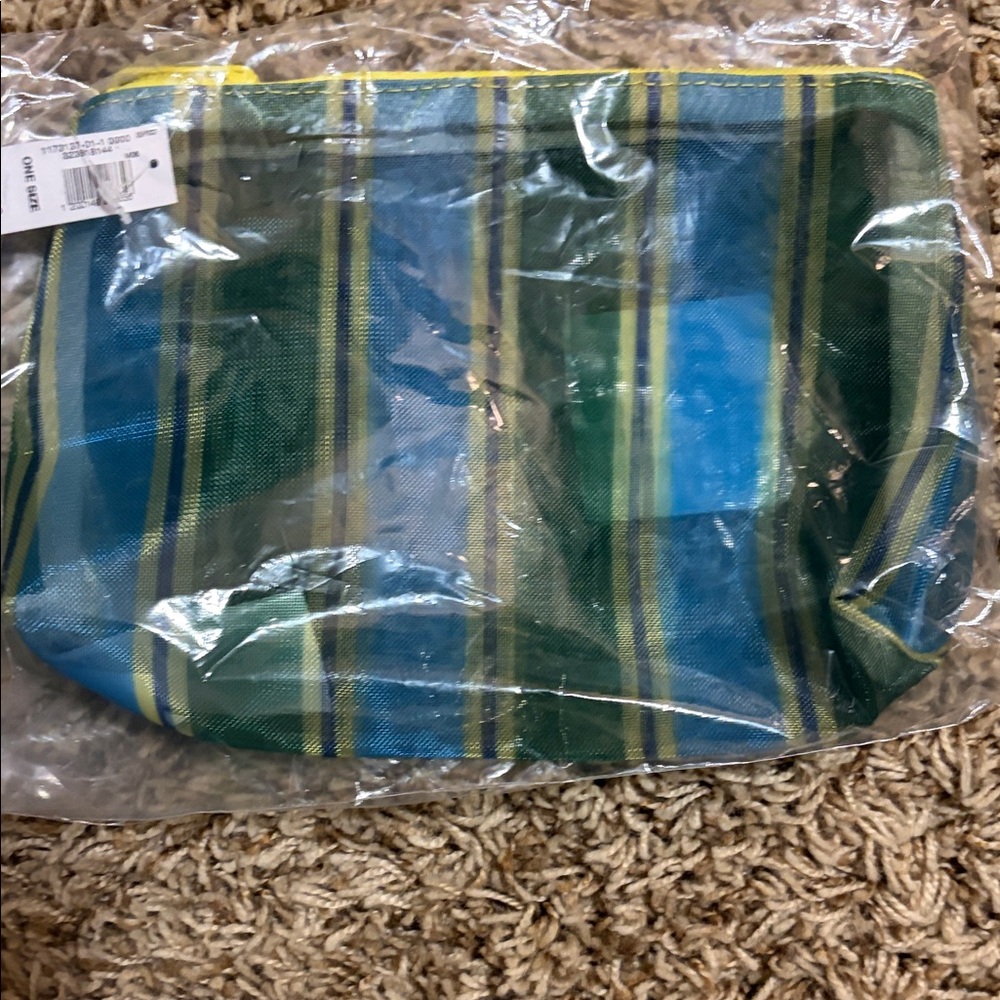 2 GAP Mesh Pouches- Blue/Green and Pink/Red - Picture 6 of 7